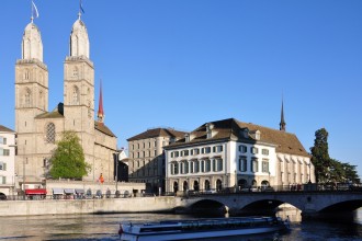 Grossmuenster Wasserkirche Muensterbruecke Wuehre